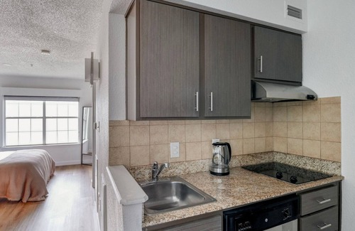 Gateway Apartment | Charming Gateway Studio w/Gym, Pool, nr Stadium, by Blueground