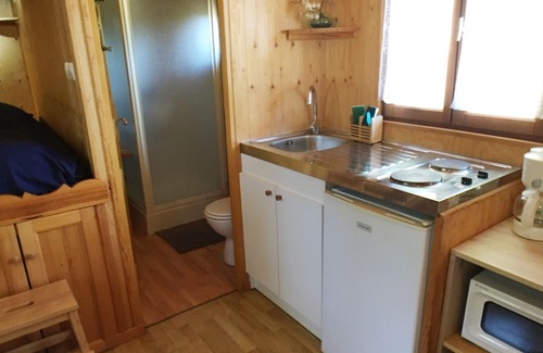 Peyrat-la-Noniere House | Charming Genoese caravan in Peyrat La Nonière on estate with castle and pond