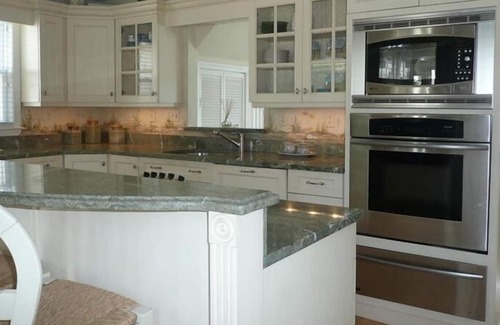 Hull House | CHARMING GETAWAY!!!!