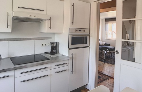 Poteries Apartment | Charming gîte, air conditioning, free parking, welcome by the owner.