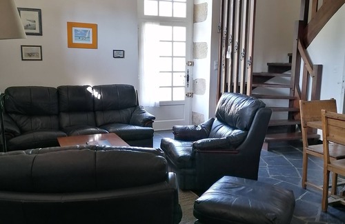 Ambon House | Charming gite between land and sea,