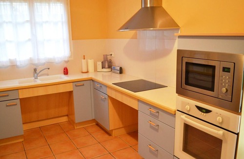 Saint-Cybardeaux Cottage | Charming Gîte with Shared Pool & Vineyard Views in Saint-Cybardeaux - Accessible & Family-Friendly