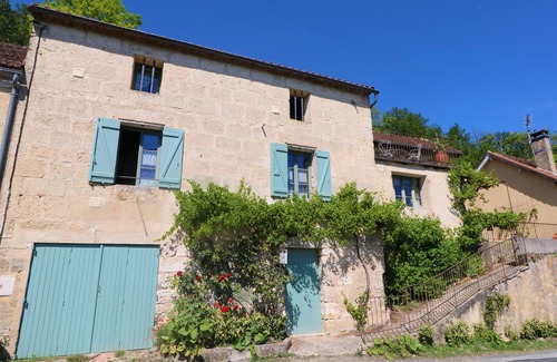Saint-Cyprien House | Charming gite ideally situated in the heart of the Black Perigord.