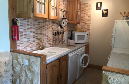 Tremolat Cottage | Charming gite in delighful village location