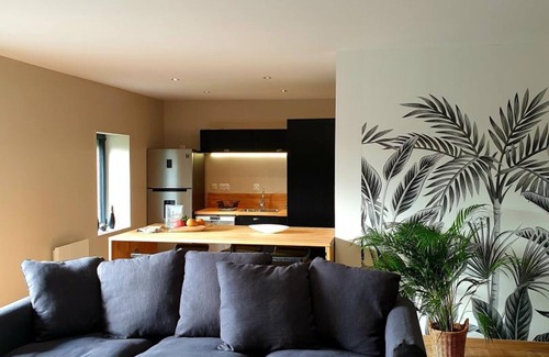 Sebourg Cottage | Charming Gîte with Garden Near Belgian Border - 2BR, Modern Amenities, Historic Village Setting