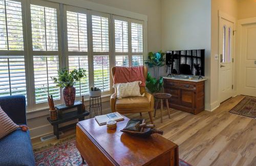 Granville Apartment | Charming Granville Home with Porch - Walk Downtown!