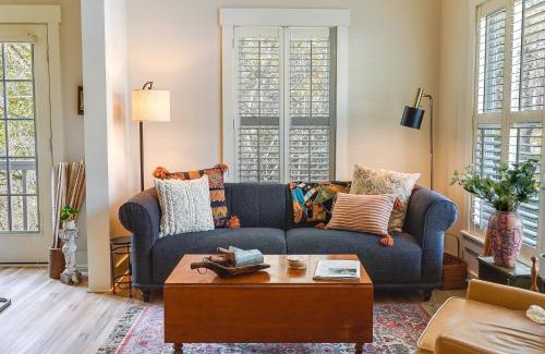 Granville Apartment | Charming Granville Home with Porch - Walk Downtown!