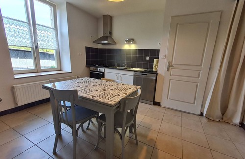 Luneville Cottage | Charming Ground Floor Apartment with Private Parking and Terrace, Near Château de Lunéville