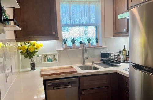 Arabi House | Charming guesthouse with private backyard just 3 doors down from New Orleans.
