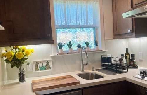 Arabi House | Charming guesthouse with private backyard just 3 doors down from New Orleans.