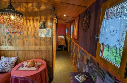 Sercoeur Bed & Breakfast | Charming Gypsy Caravan near Epinal with Comfort and Garden Oasis