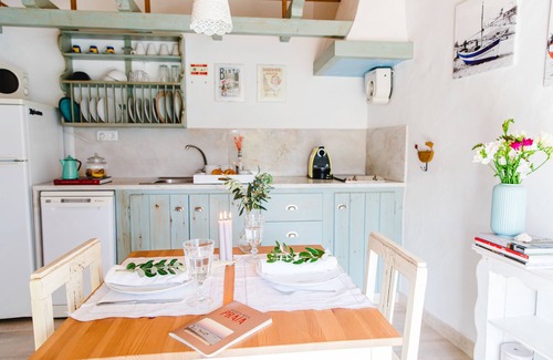 Mafra House | Charming House with sunny terrace & heated* swimming pool