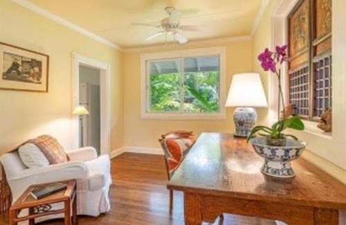 Coconut Grove Apartment | Charming Hale Mokolea in Lanikai 2BR 2BA Full Kitchen