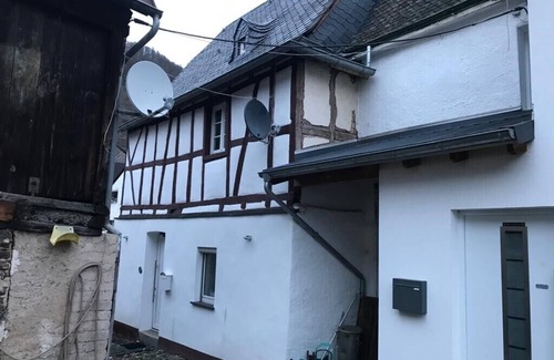 Ernst House | Charming half-timbered house 100 meters from the Moselle
