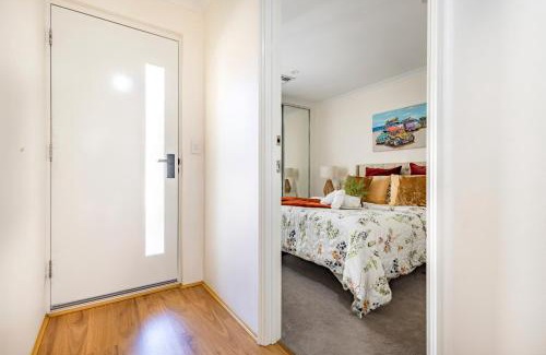 Coolbellup House | Charming Hampton-Style Retreat,Tranquil Private Bedroom with Shared Bathroom