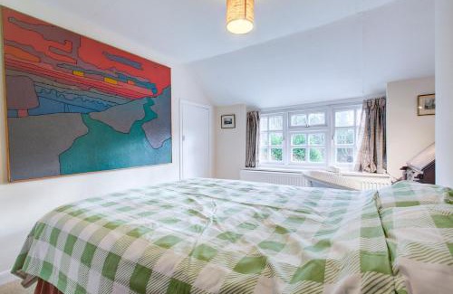 East Worldham House | Charming Hilltop Cottage with Panoramic Views