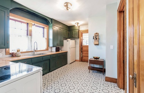 Chaska House | Charming Historic Home. Large 5 bed 2 bath- close to everything