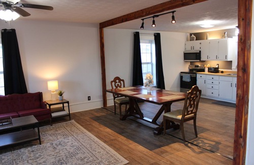 LaGrange House | Charming historic home steps from downtown LaGrange