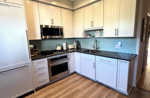 Eastport House | Charming Historic Row House in The Heart of Eastport's Horn Point