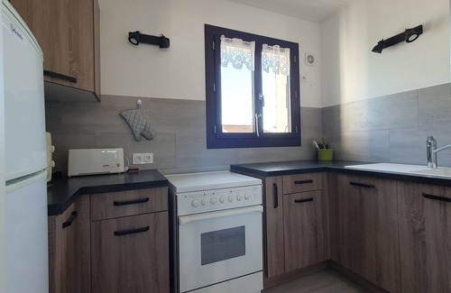 LʼAiguillon-sur-Mer House | Charming Home with Garden, Near Beach & Activities, Pet-Friendly!