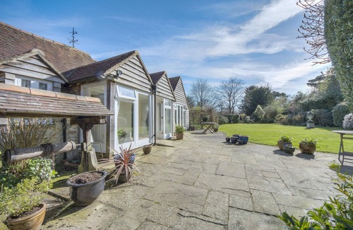 Pulborough House | Charming Holiday Cottage in Fittleworth – Perfect for a Countryside Getaway