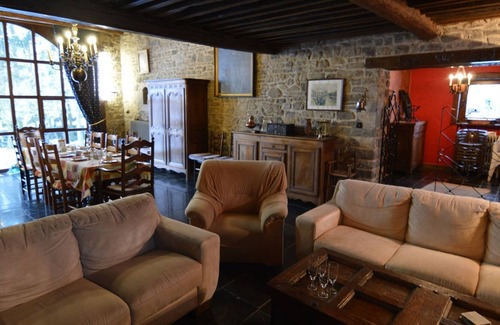 Halleux House | Charming Holiday Home in Halleux with Garden