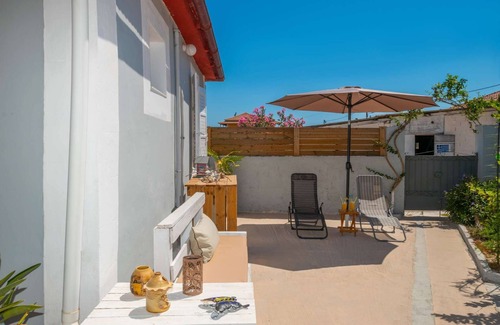 Pigadhakia House | Charming Holiday Retreat: A Perfect Blend of Tradition and Modern Comfort