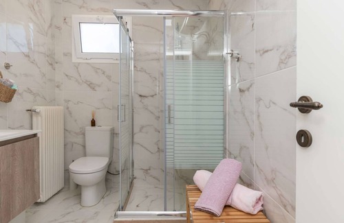 Pigadhakia House | Charming Holiday Retreat: A Perfect Blend of Tradition and Modern Comfort