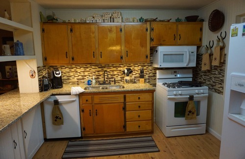 North San Antonio - SAT House | Charming home away from home, Pet-Friendly and Handicap Accessible