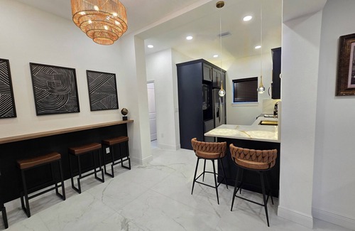 College Park House | Charming Home in College Park close to golf + car