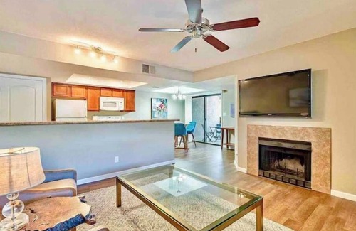 East Mesa Condo | Charming Home | King Bed, Pool, Hot Tub, Fireplace