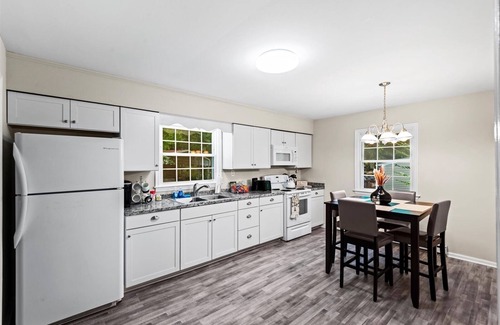 Bowling Green House | Charming Home Minutes from Town ! Close to Golf Course and Kings Dominion !