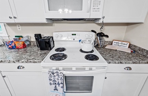 Bowling Green House | Charming Home Minutes from Town ! Close to Golf Course and Kings Dominion !