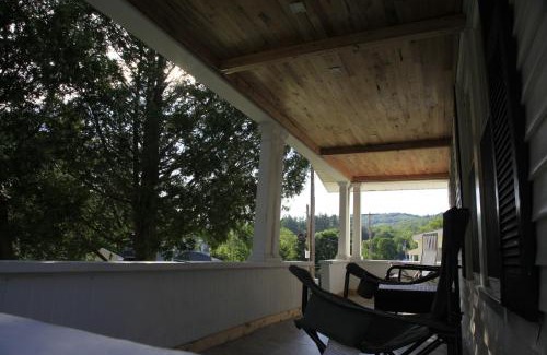 Rumford House | Charming Home Near Ski Areas