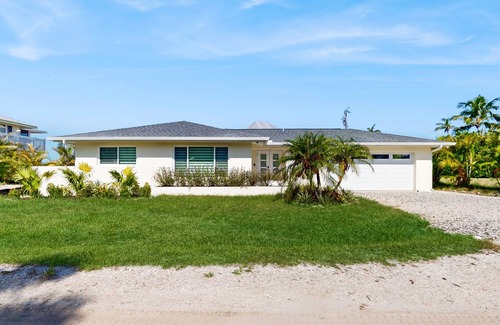 Bokeelia House | Charming home near the ocean with gas grill, AC & Wifi