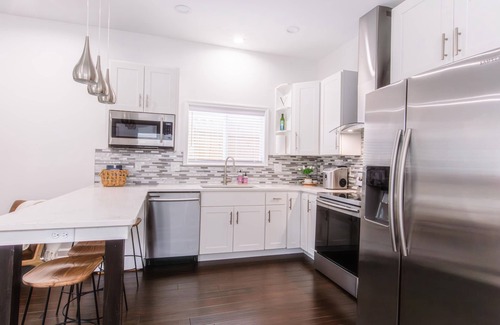 Lexington House | Charming Home Near UK Campus! Perfect for Family Visits!