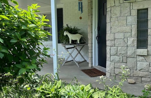 Claverack-Red Mills House | Charming home on acreage, 10 mins to Hudson