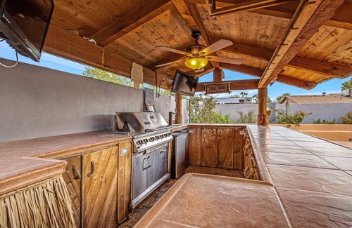 Parque Vista Estates House | Charming home w/tiki paradise backyard