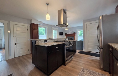 Keene House | Charming Home Walk to Downtown!