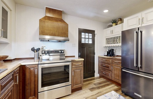 Alverton House | Charming home with patio & amazing location- Dog friendly