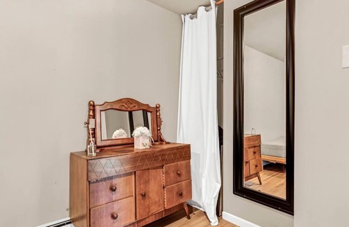 Langley Villa | Charming Home with 12 Bedroom, Pool, River & More