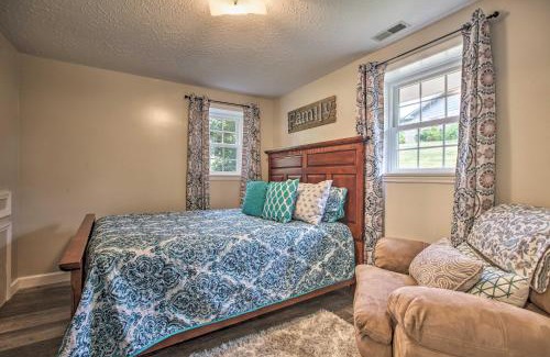 Ingles House | Charming Home with Private Dock on Claytor Lake!