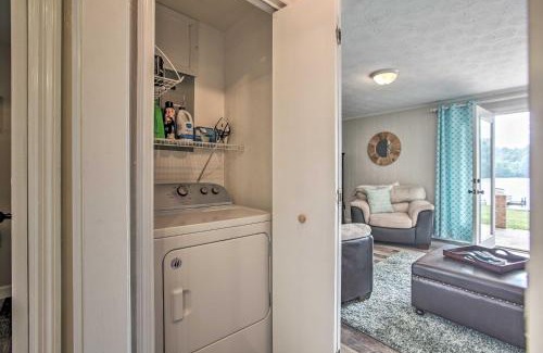 Ingles House | Charming Home with Private Dock on Claytor Lake!