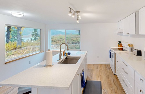 Sandpoint House | Charming home with river views, spacious patio, BBQ, WiFi and streaming