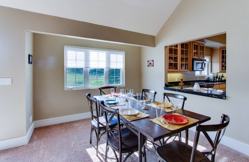 Bandon House | Charming home with tranquil & private deck - one block to beach