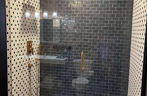 Marshall Apartment | Charming hotel suite with AC and WiFi in serene downtown Marshall, TX