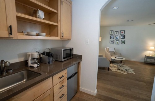 Kyle Apartment | Charming hotel suite with stunning views of the Texas Hill Country.