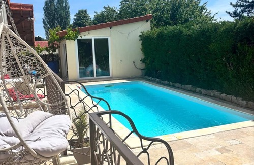 Cournon-dʼAuvergne House | Charming house with swimming pool