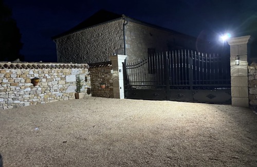 Nojals-et-Clotte House | Charming house with heated pool Dordogne. Pets welcome!