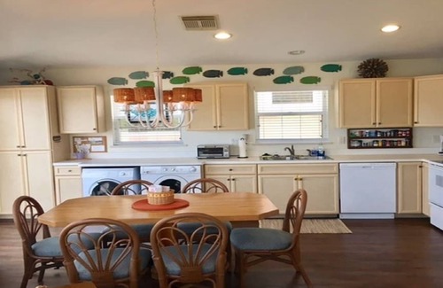 Nettles Island House | Charming House 3/2 on Waterway in Nettles Island Resort near Beach, Pools & Fun!